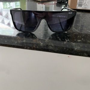 QUAY Black nightfall sunglasses NWT